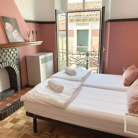 Barrio Humedo Entero Леон